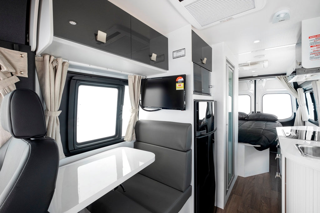 WINNEBAGO BONDI 2S (Fixed Bed)