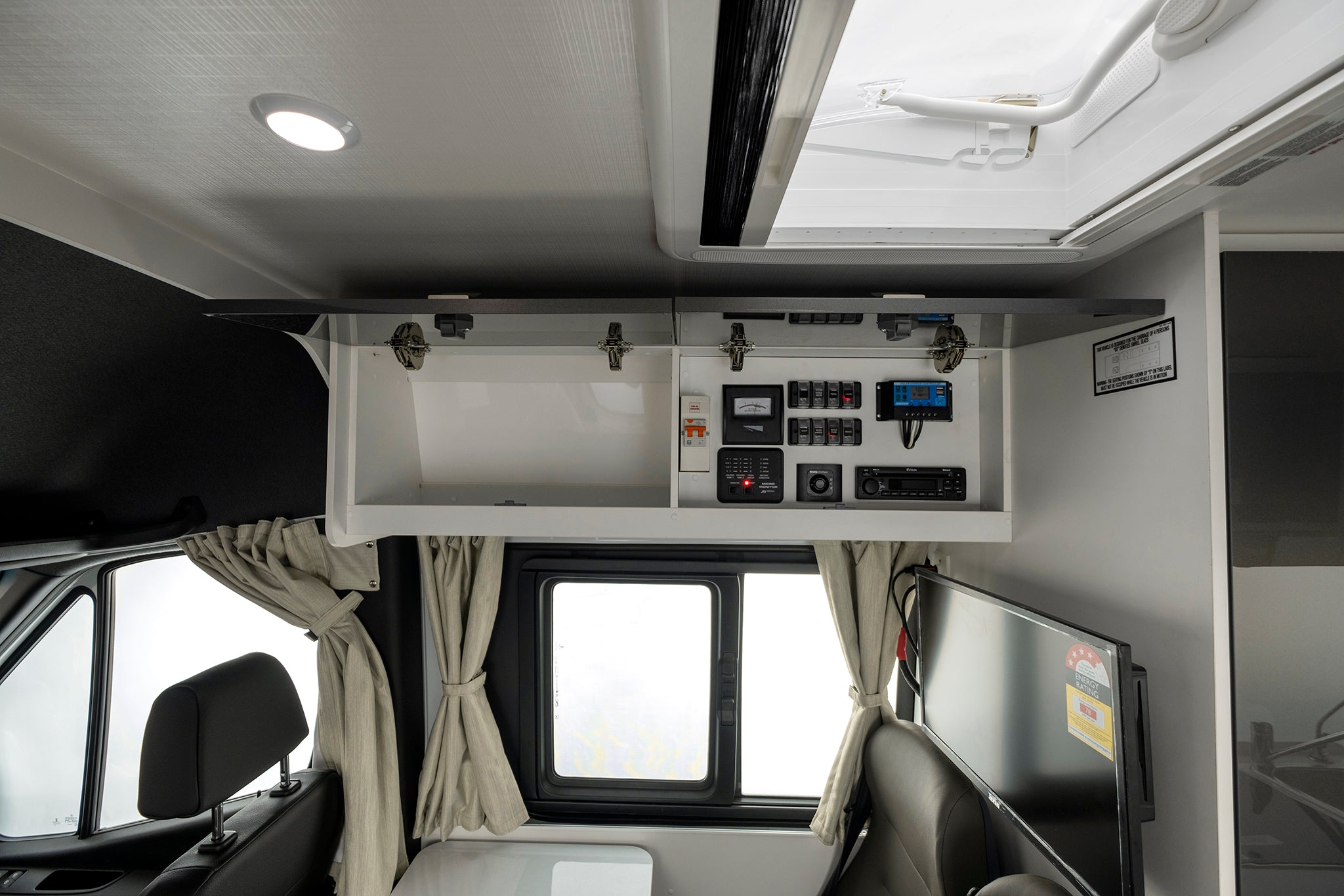 WINNEBAGO BONDI 4S