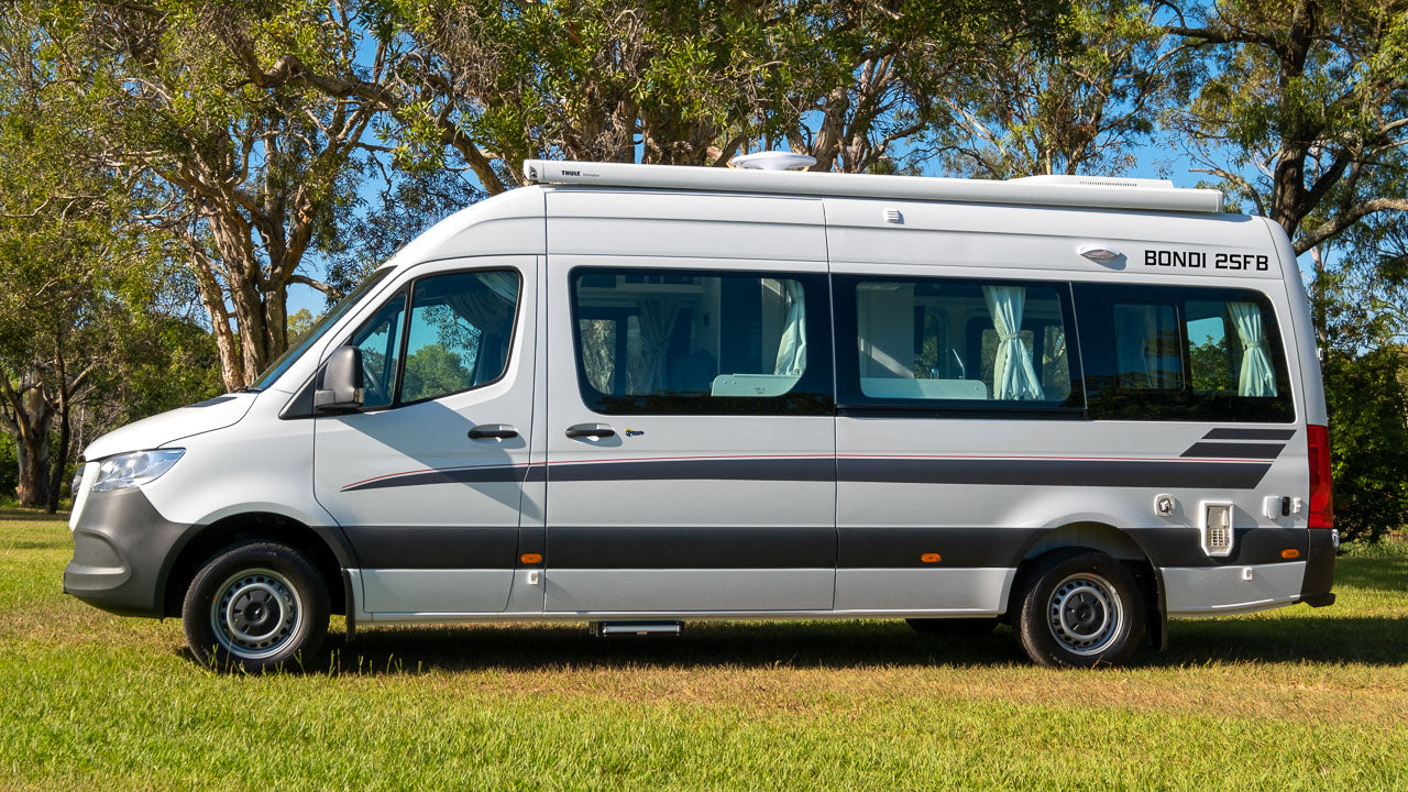 WINNEBAGO BONDI 2S (Fixed Bed)