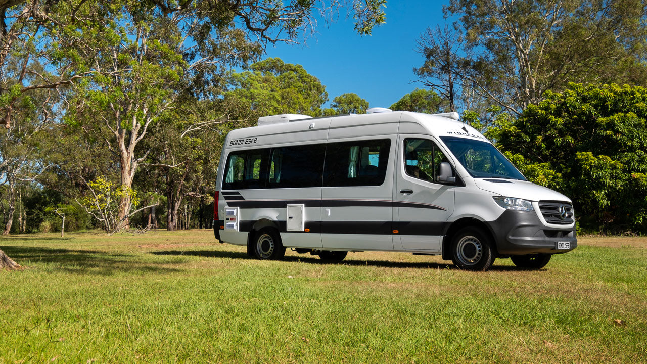 WINNEBAGO BONDI 2S (Fixed Bed)